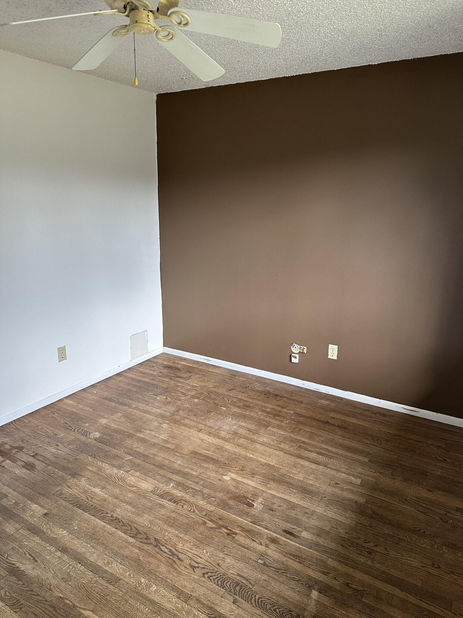 Building Photo - 2623 Sherwood Cir