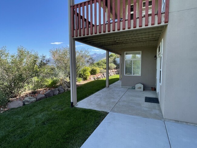 Building Photo - 561 Rocky Knoll Ln