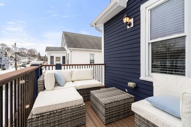 Building Photo - 7 Quincy St