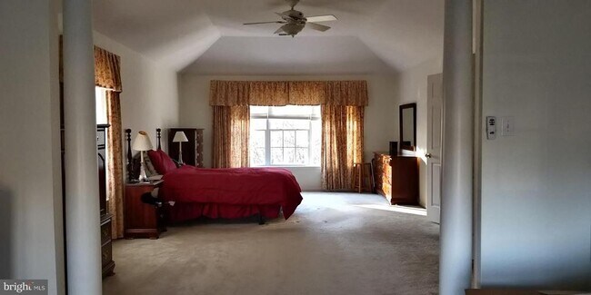 Building Photo - 205 Dangina Dr