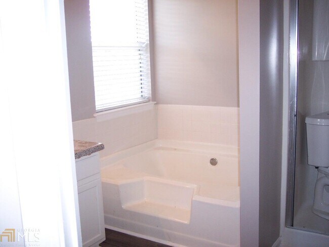Building Photo - 1113 Misty Meadows Cove