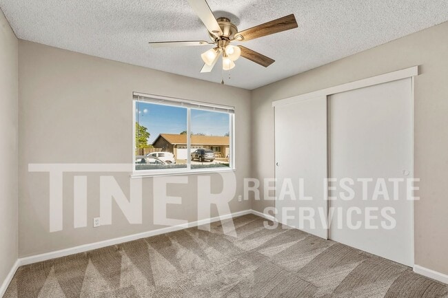 Building Photo - 9024 Leatham Ave