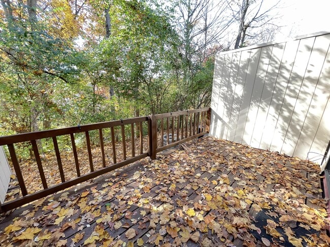 Building Photo - 648 Carriage Cir