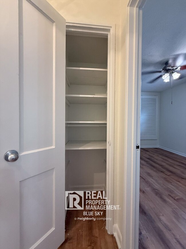 Building Photo - Updated South Tampa Pool Home with Fenced ...