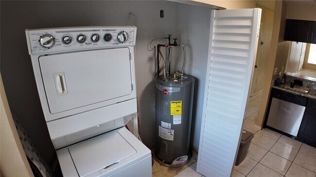 Building Photo - 3112 Enclave Ct