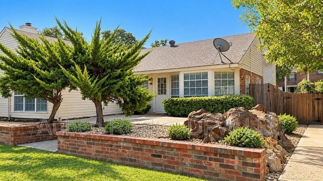 Building Photo - 514 Briarcroft Dr
