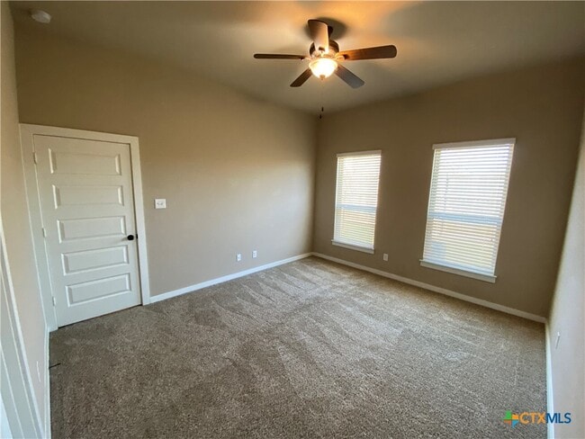 Building Photo - 2213 Avery Village