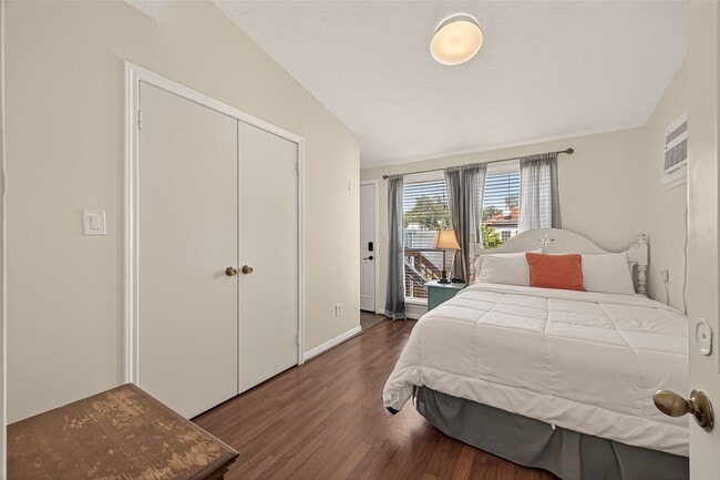 Building Photo - 324 W Alabama St