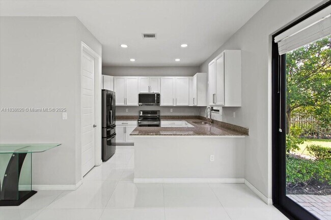 Building Photo - 635 NE 191st Terrace