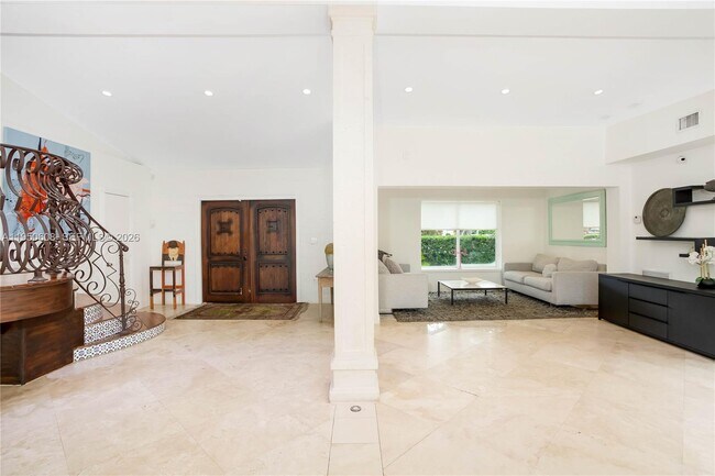 Building Photo - 12515 Palm Rd