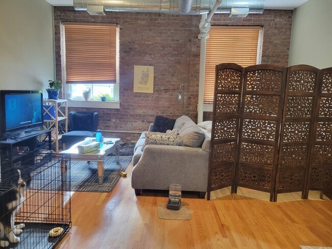 Building Photo - 4-6 Sheridan Ave