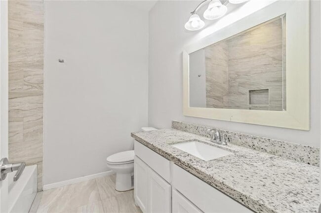 Building Photo - 512 Downing Ave