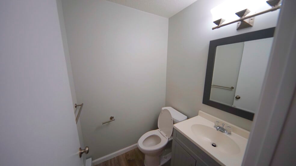 Building Photo - 64 Crystal Ln