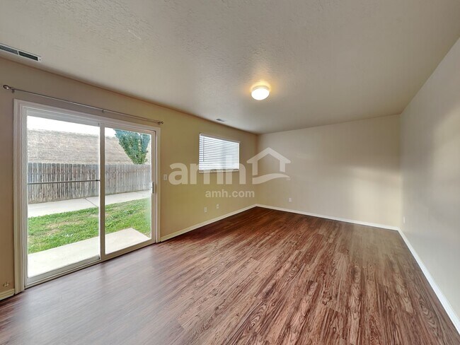 Building Photo - 125 S 150 W