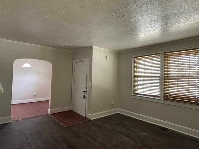 Building Photo - 282 Windsor Dr