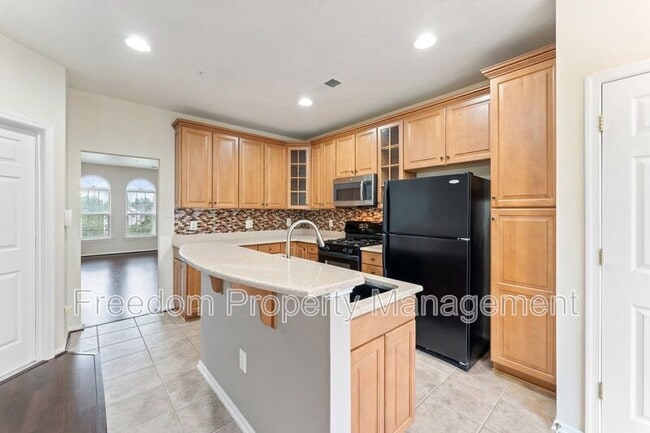 Building Photo - 9530 Walker Way