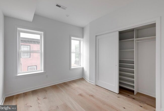 Building Photo - 1824 Olive St