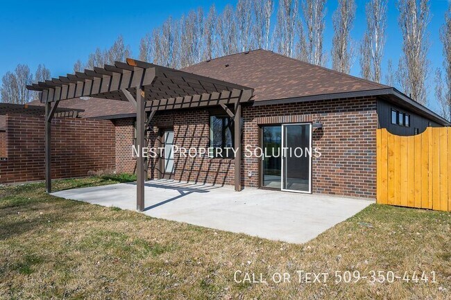 Building Photo - 1213 NE Nanto-B