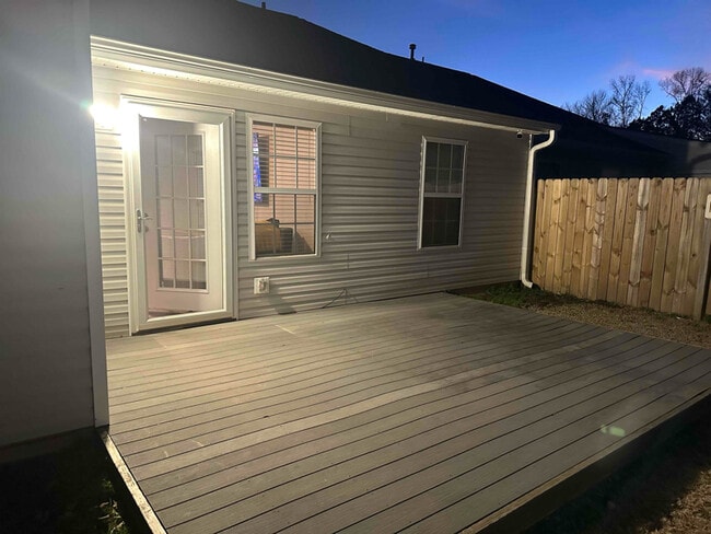 Building Photo - 1633 Summerwoods Cir