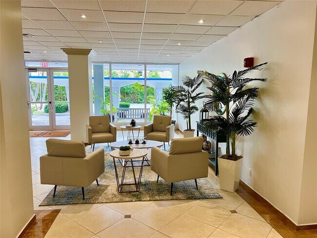 Building Photo - 800 SE 20th Ave