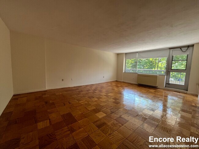 Building Photo - 101 Monmouth St