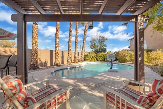 Building Photo - 3824 Sunking St