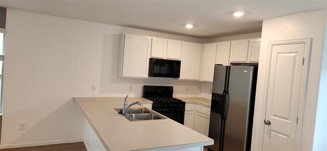 Building Photo - 3783 Solanum Dr