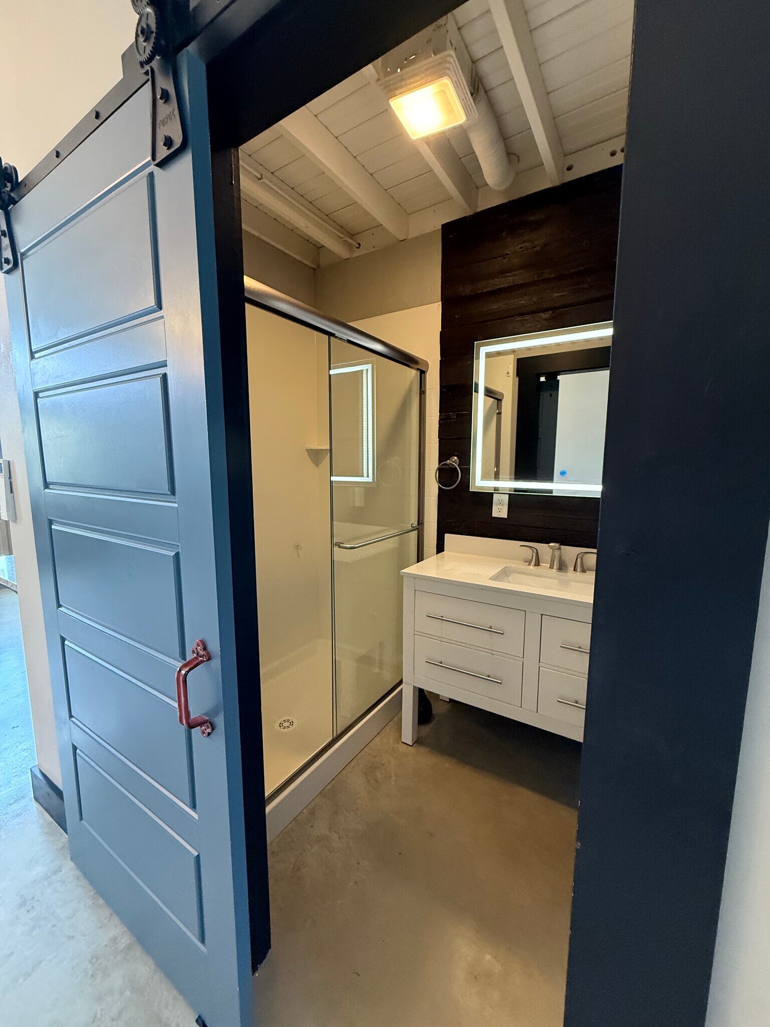 Building Photo - 475 S Hickory St