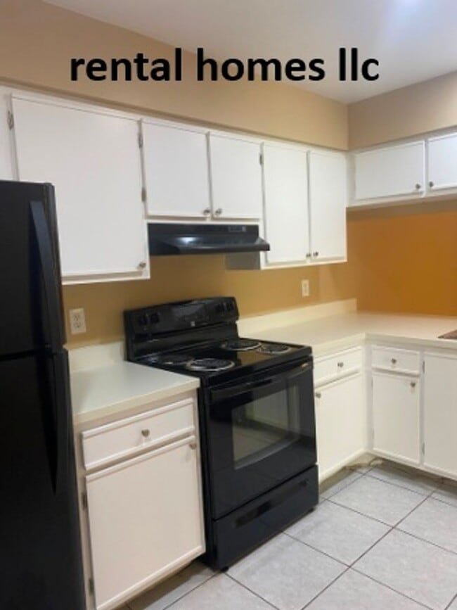 Building Photo - Patio Home with 3 Bedroom and 2 Bathrooms, Minutes Away From UCF, Technology Park, & the E/W Expr...