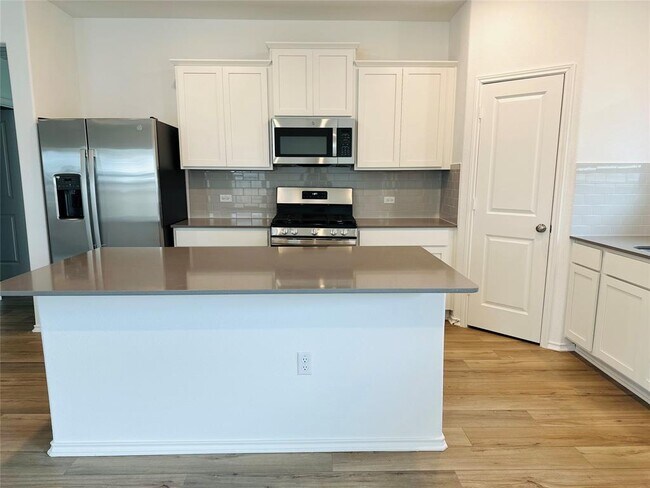 Building Photo - 10529 Steinbeck Dr