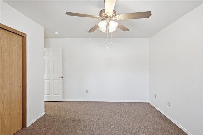 Building Photo - 900 N Wesglenn Cir