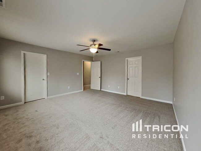 Building Photo - 7 Selsey Ct