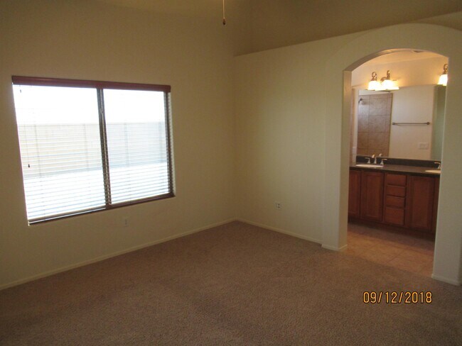 Building Photo - 12252 N Gadwall Dr