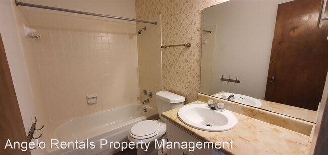 Building Photo - 4 br, 2 bath House - 2922 N. Oakes