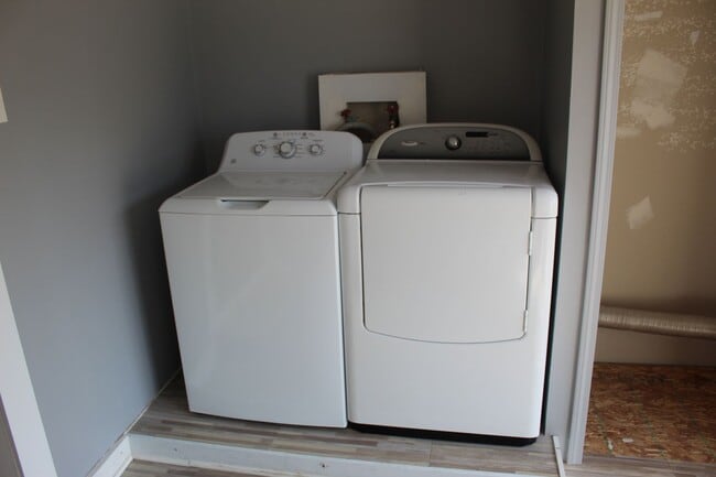 Building Photo - Available Now! Swartz Creek Schools!