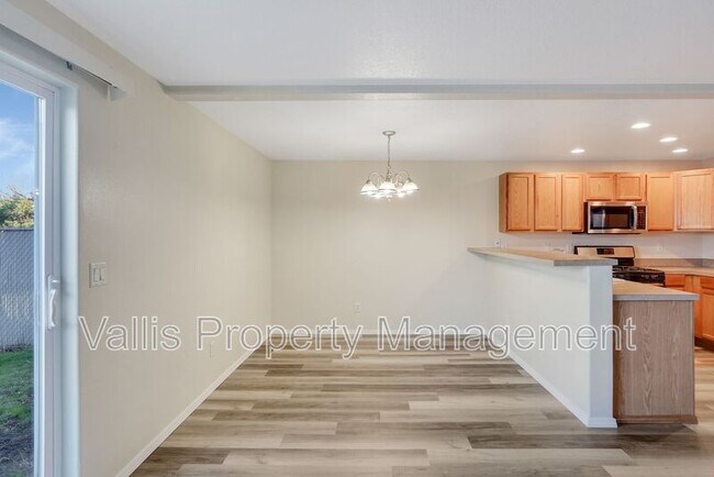Building Photo - 4422 Remington Pl NE