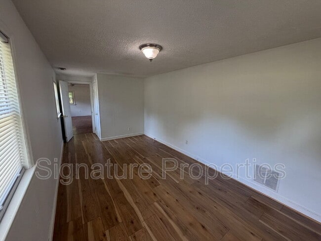 Building Photo - 2262 Mill Rd