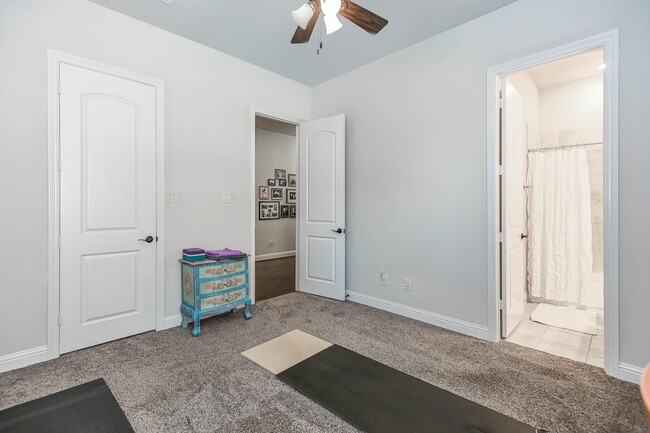 Building Photo - 6110 Meadow Bluff Ct