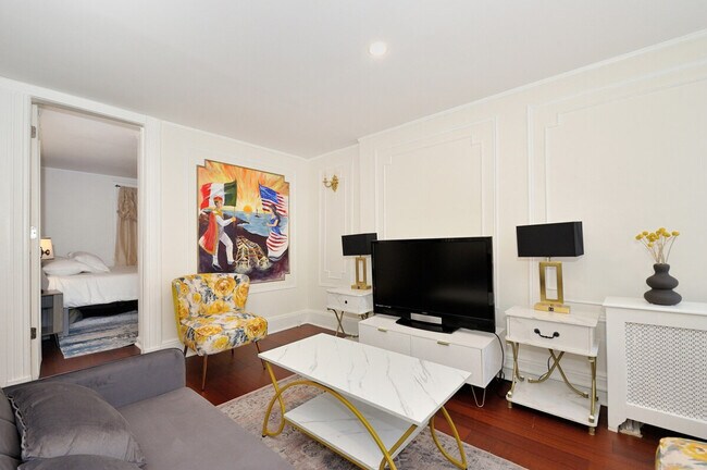 Building Photo - 199 Centre St