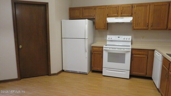 Building Photo - 1878 Shadow Ridge Trail