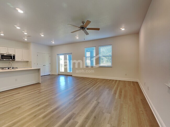 Building Photo - 6543 Atlantic Bch Ave
