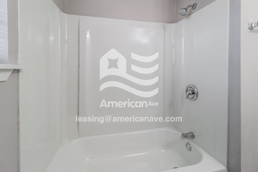 Building Photo - 11 Michael Dr