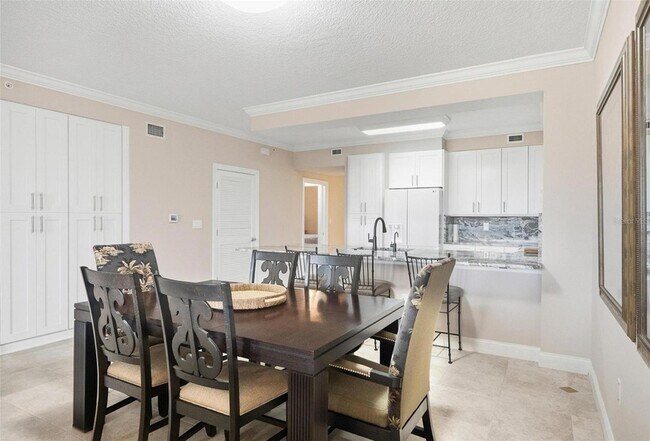 Building Photo - 60 Surfview Dr