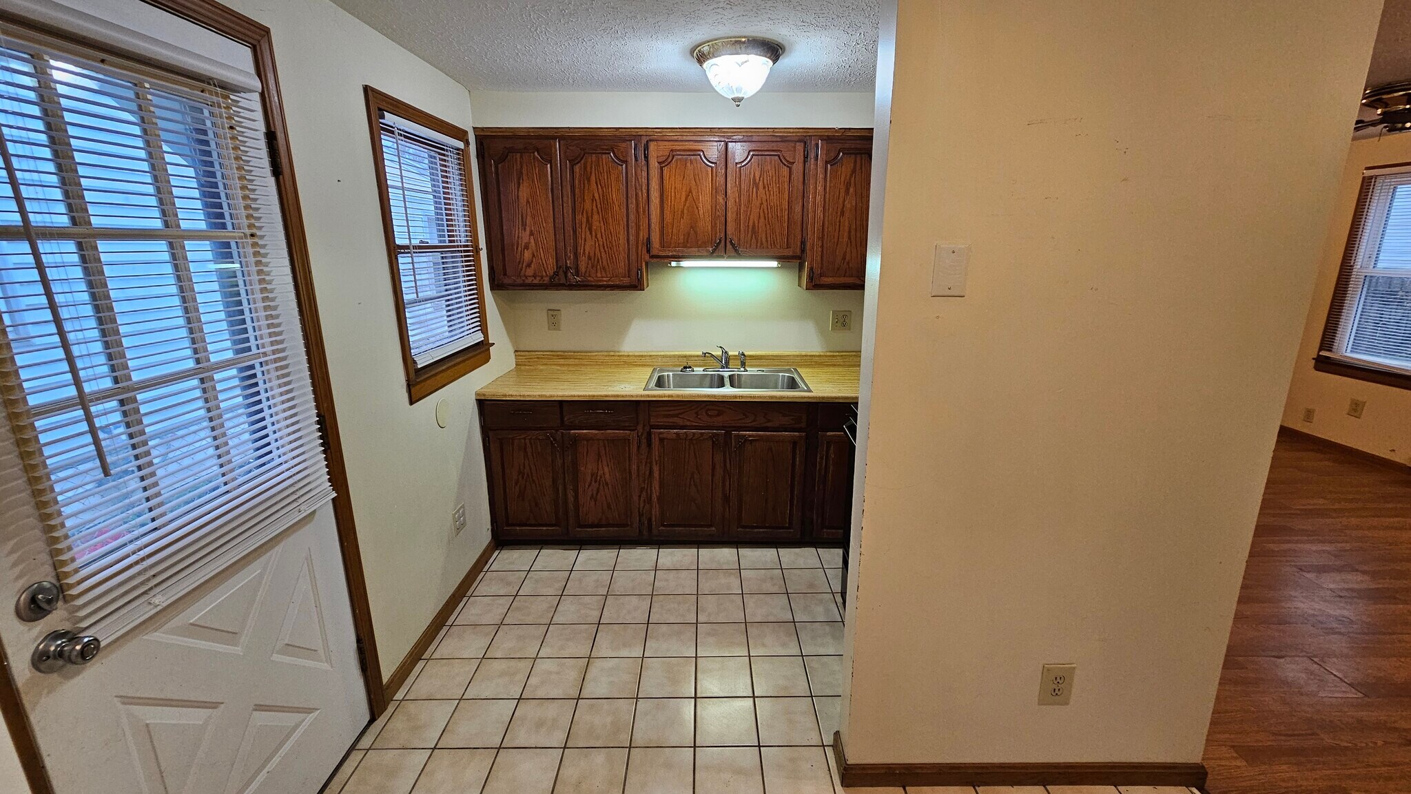 Kitchen - 4242 Allmond Ave