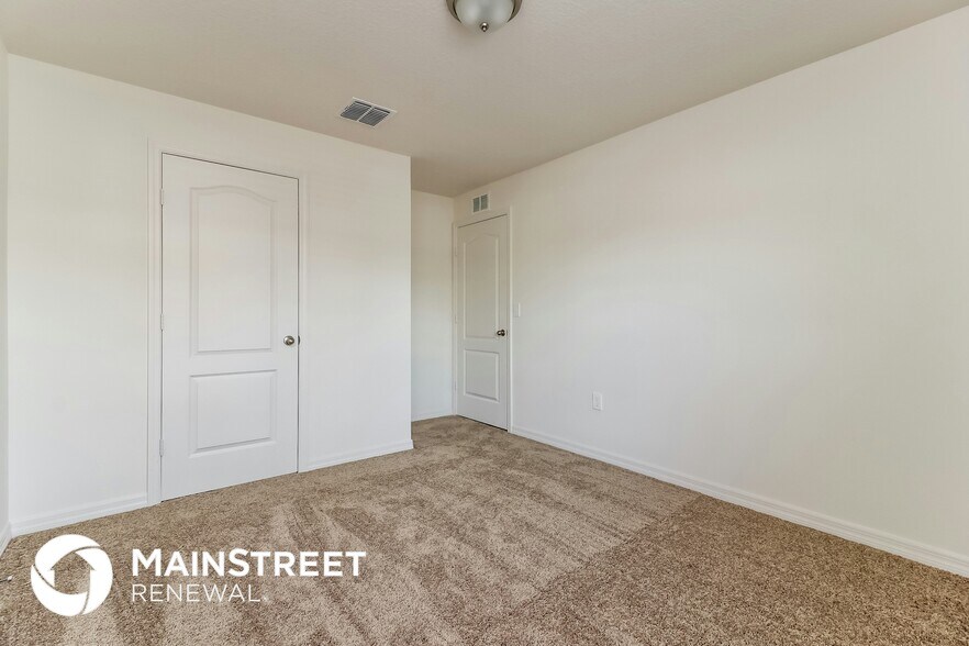 Building Photo - 2127 Peyto Wy