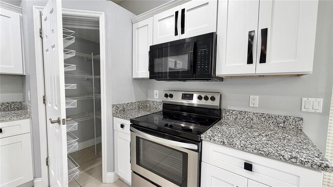 Building Photo - 4860 Chalfont Dr