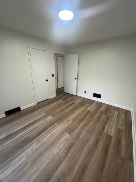 Building Photo - 6012 N 39th St