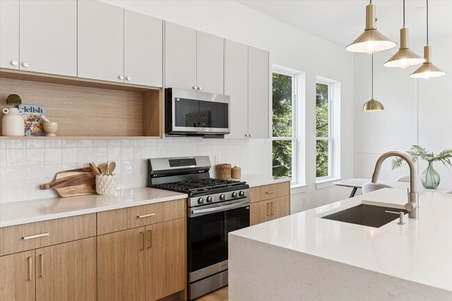 Building Photo - 6341 W Montgomery Rd