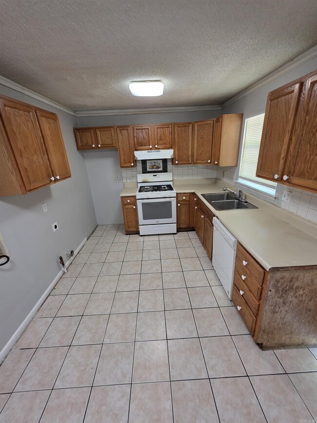 Building Photo - 3805 Mellene Dr