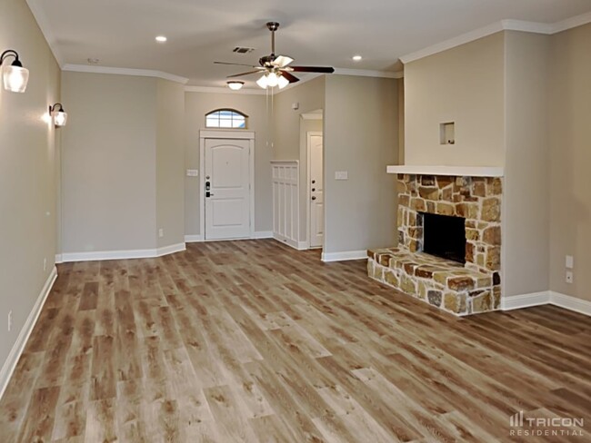 Building Photo - 2021 Bay Laurel Dr
